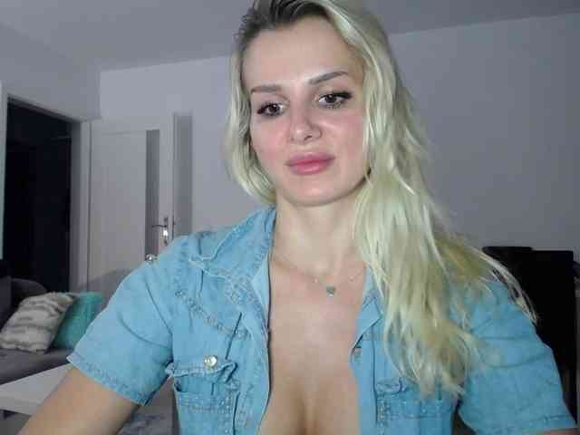 Cornelia22hot webcam