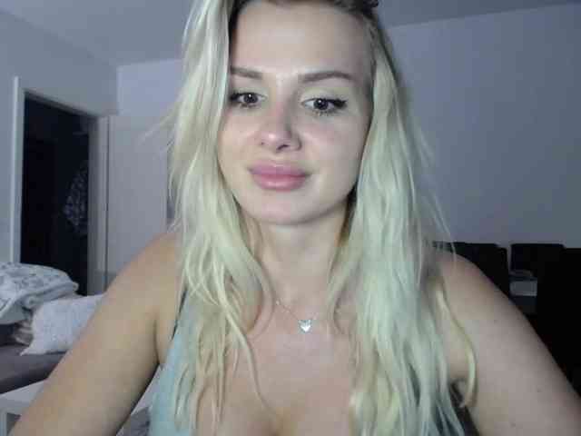 Cornelia22hot webcam