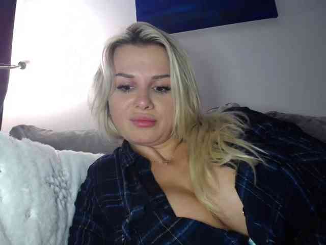 Cornelia22hot webcam