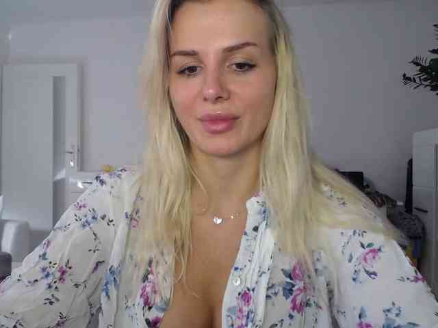 Cornelia22hot webcam
