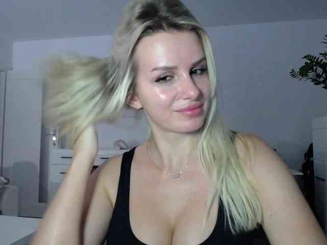 Cornelia22hot webcam