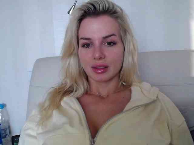 Cornelia22hot webcam