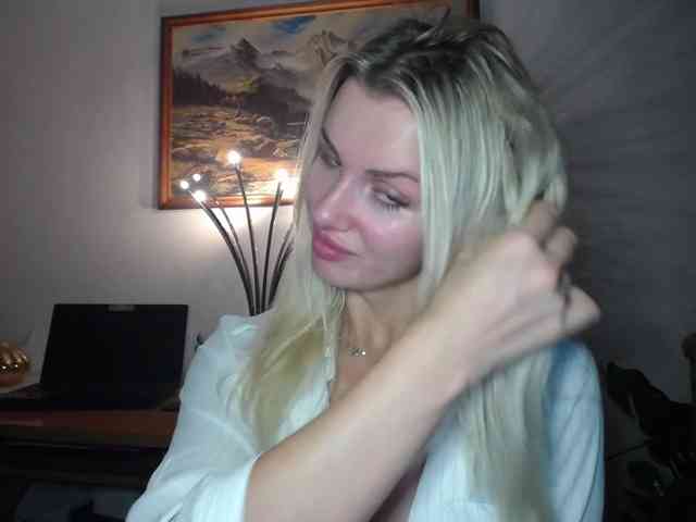 Cornelia22hot webcam