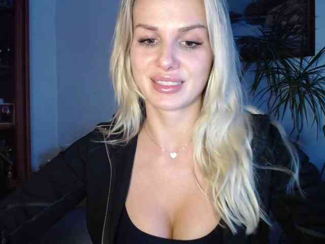 Cornelia22hot webcam