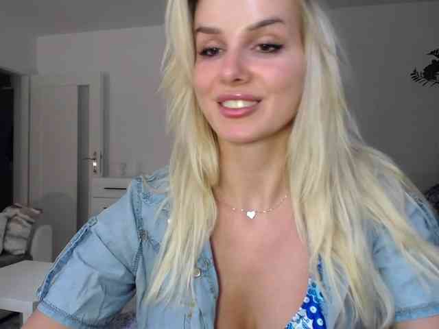 Cornelia22hot webcam
