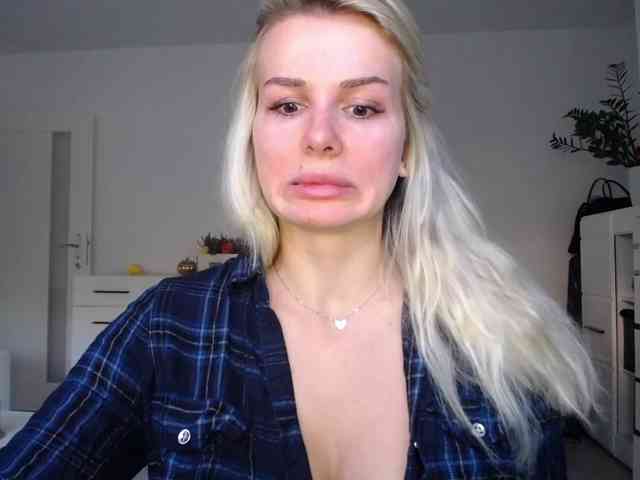 Cornelia22hot webcam