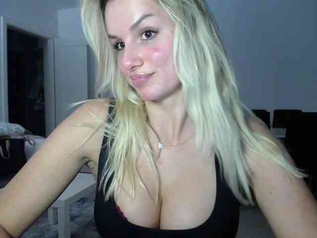 Cornelia22hot webcam