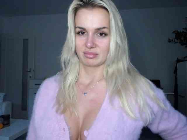 Cornelia22hot webcam