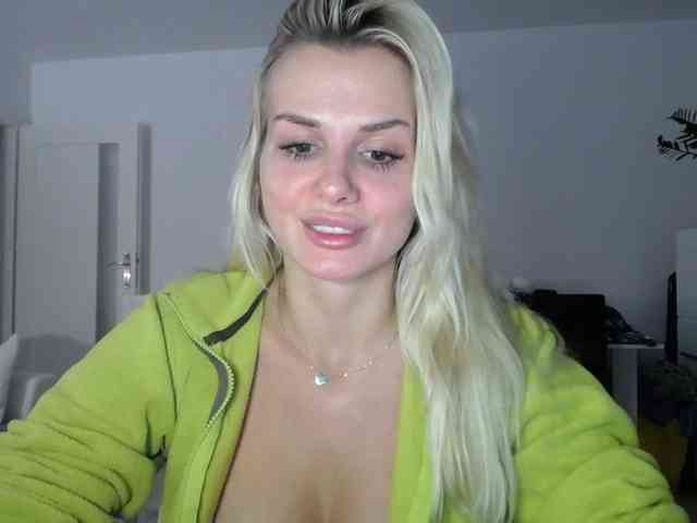 Cornelia22hot webcam