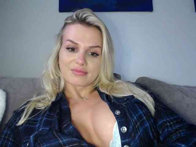 Cornelia22hot webcam