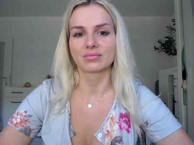 Cornelia22hot webcam
