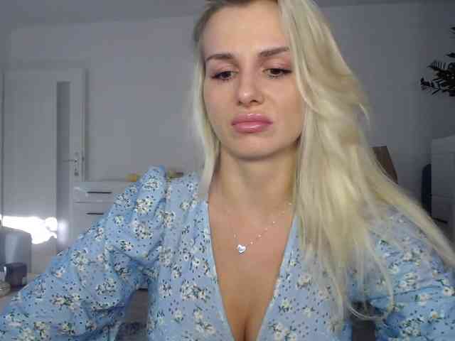 Cornelia22hot webcam