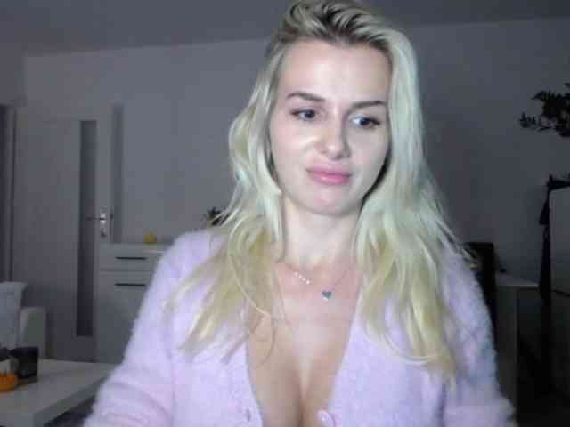 Cornelia22hot webcam