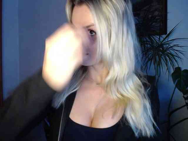 Cornelia22hot webcam