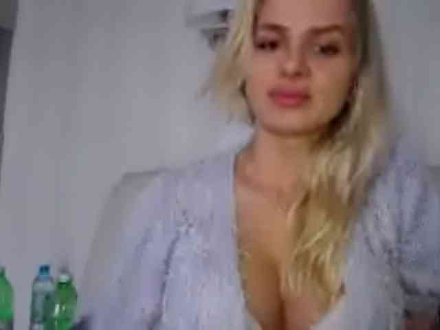 Cornelia22hot webcam
