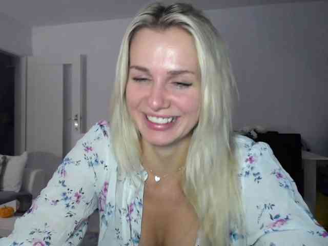 Cornelia22hot webcam