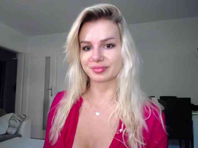 Cornelia22hot webcam