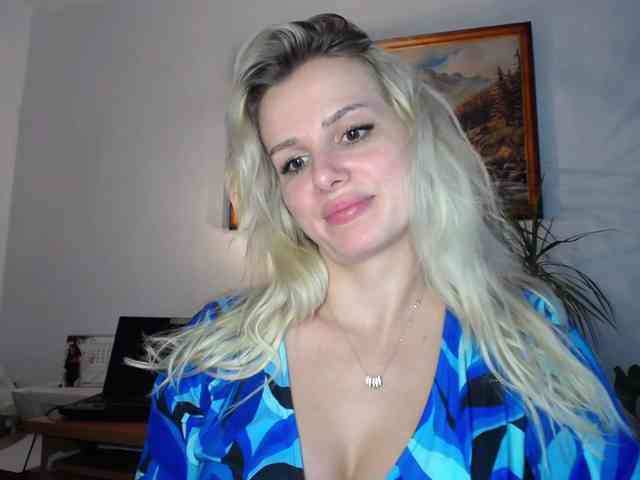 Cornelia22hot webcam