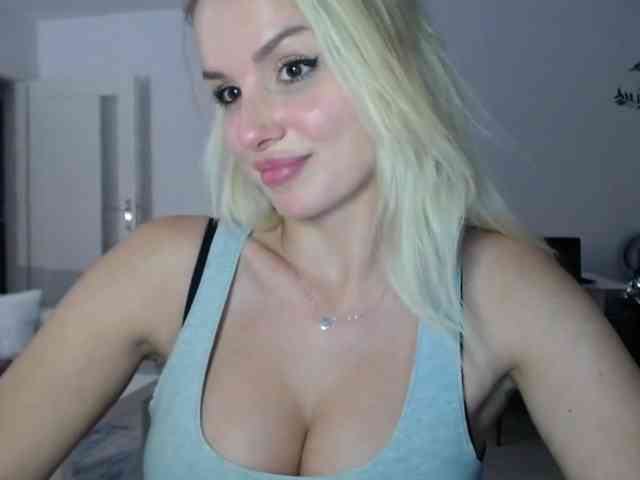 Cornelia22hot webcam