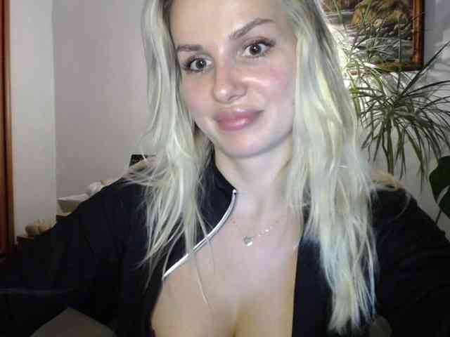 Cornelia22hot webcam