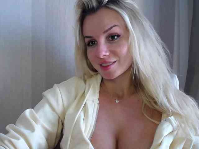 Cornelia22hot webcam