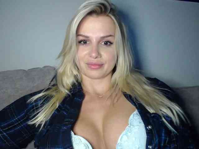 Cornelia22hot webcam