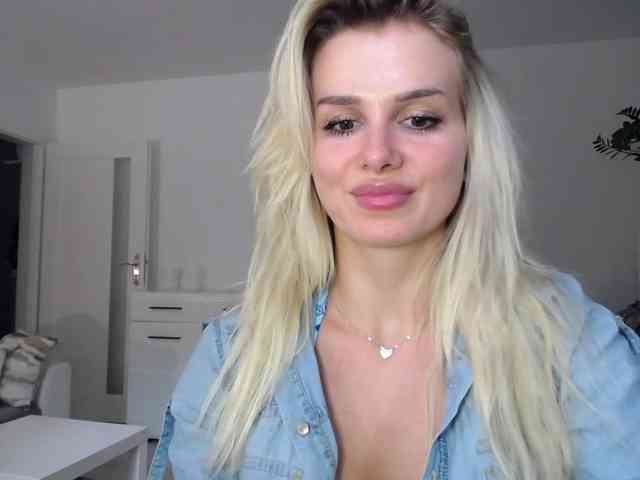 Cornelia22hot webcam