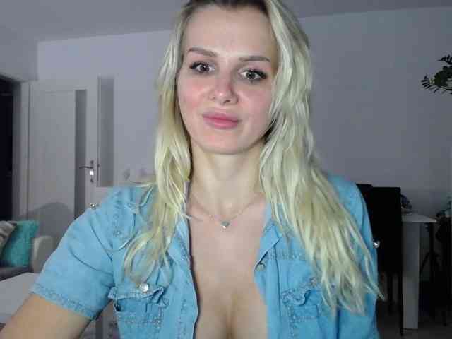 Cornelia22hot webcam