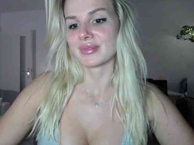 Cornelia22hot webcam