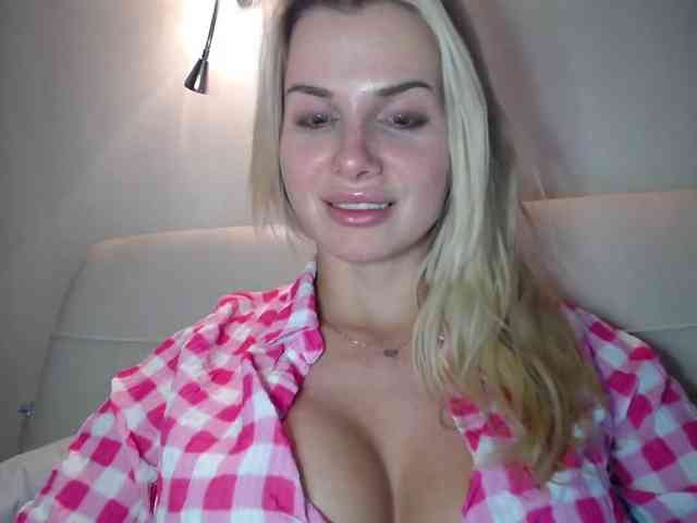 Cornelia22hot webcam