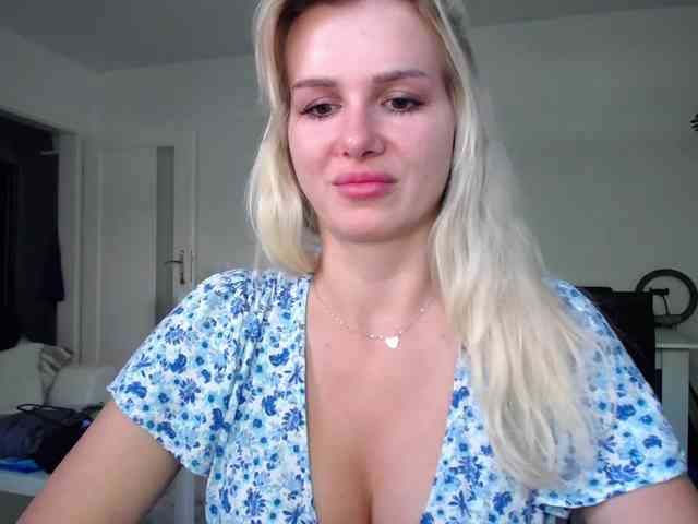 Cornelia22hot webcam