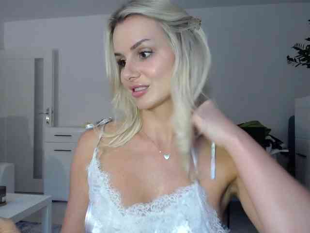 Cornelia22hot webcam