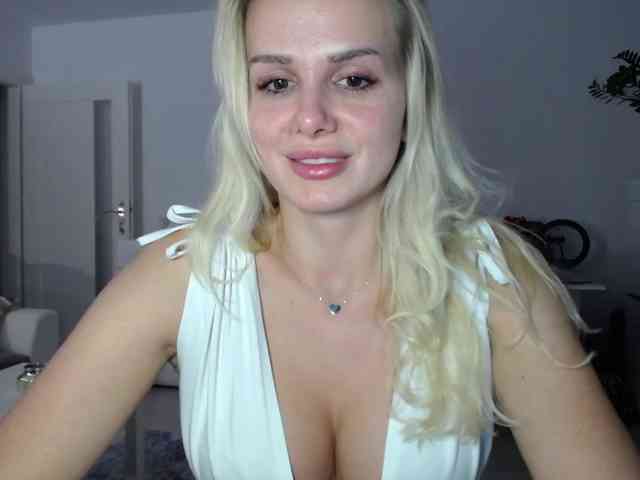 Cornelia22hot webcam