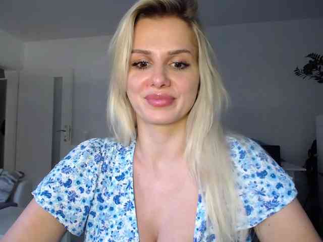 Cornelia22hot webcam
