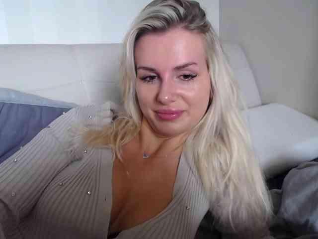 Cornelia22hot webcam