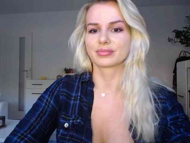 Cornelia22hot webcam