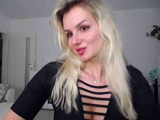 Cornelia22hot webcam