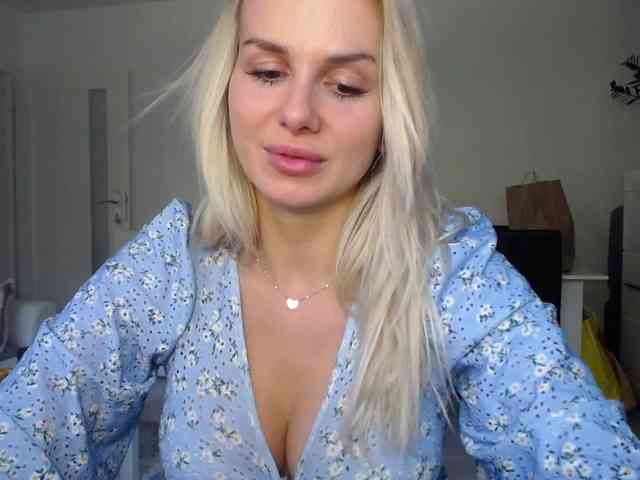 Cornelia22hot webcam