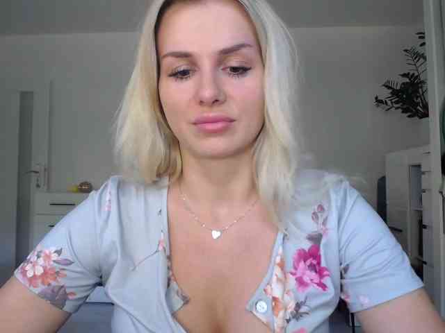 Cornelia22hot webcam