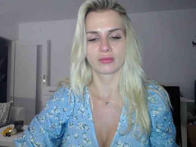 Cornelia22hot webcam