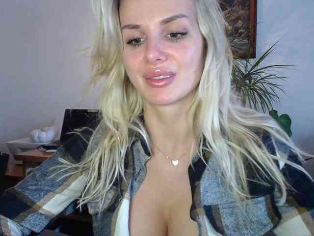 Cornelia22hot webcam