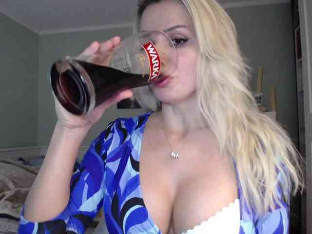 Cornelia22hot webcam