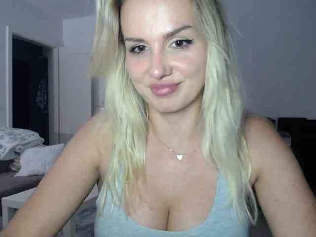 Cornelia22hot webcam