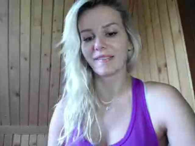 Cornelia22hot webcam