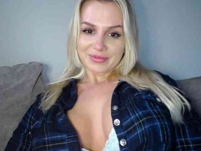 Cornelia22hot webcam