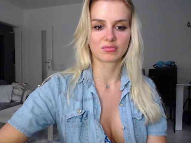 Cornelia22hot webcam