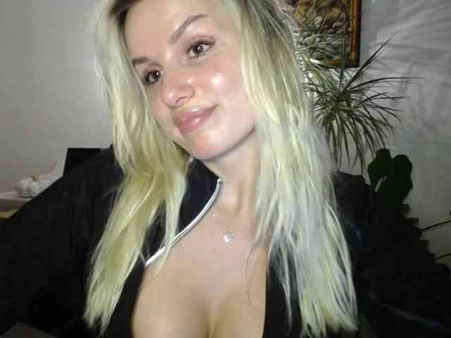 Cornelia22hot webcam