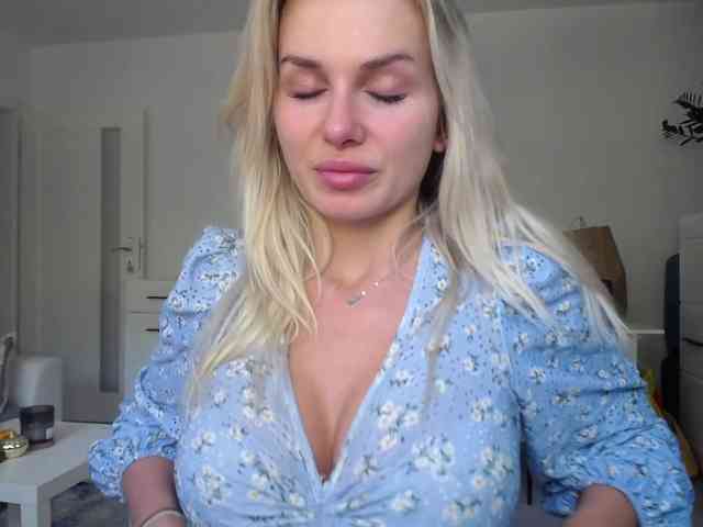 Cornelia22hot webcam