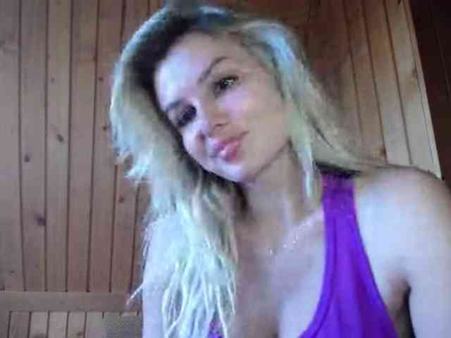 Cornelia22hot webcam