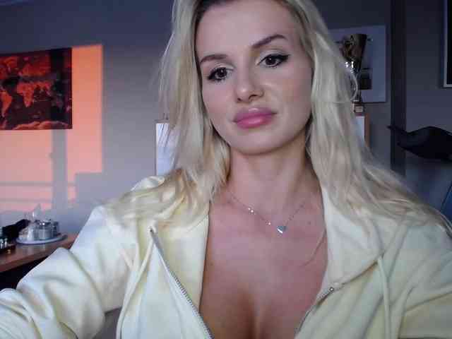 Cornelia22hot webcam